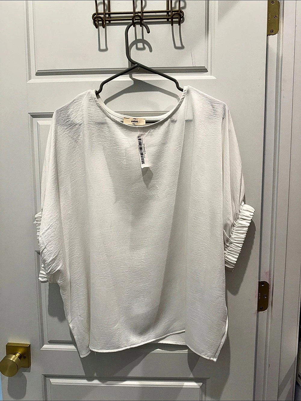 entro Textured Blouse in White Size Medium NWT